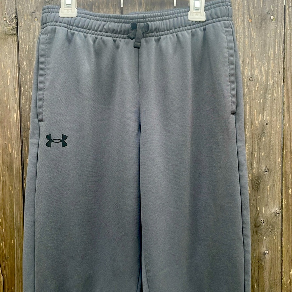 Under armour gray youth large pants gently used